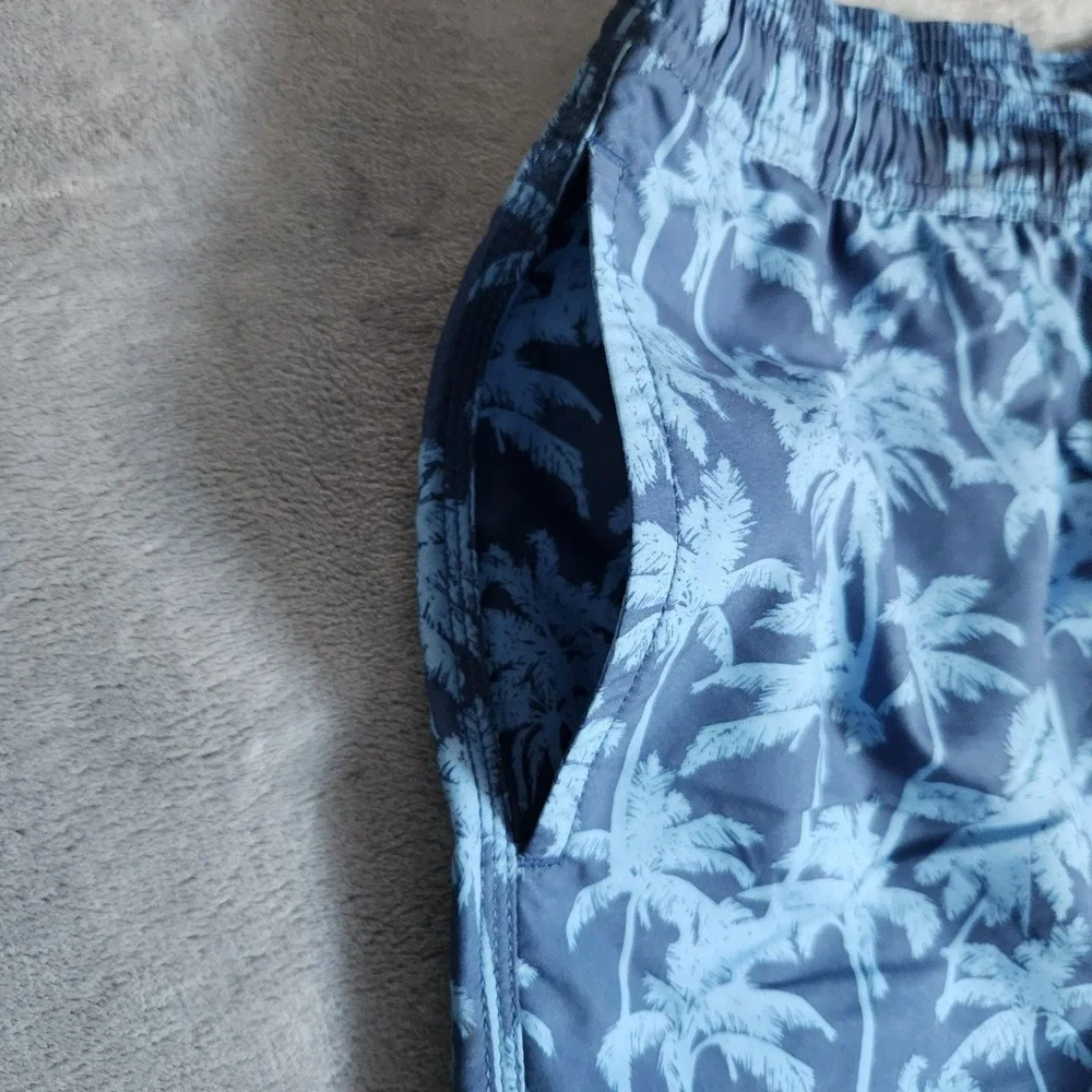 Vineyard Vines Men's Blue Palm Tree Print Swim Trunk Chappy Shorts MMedium